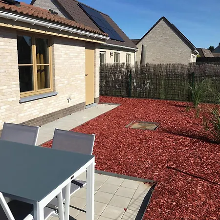 In With Garden, Cleaning Included *